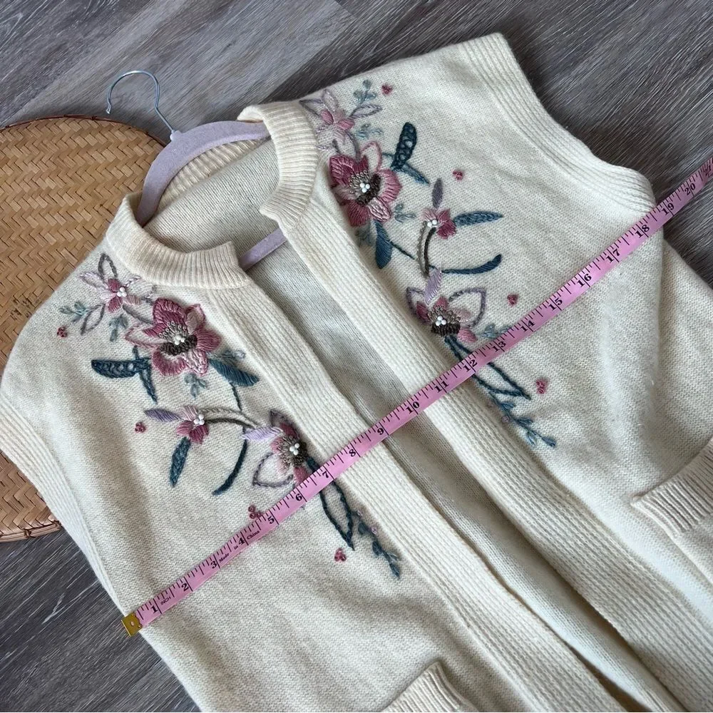 Vintage 80’s embroidered sleeveless cardigan vest cottagecore dainty floral - Picture 4 of 7